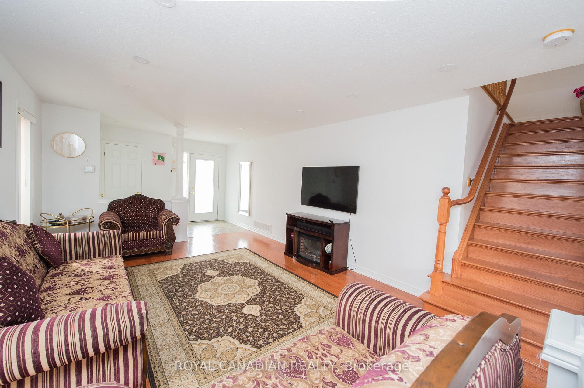 Photo 16 of Unit 13, 78 Peachwood Crescent, Hamilton, Stoney Creek — HOMEH