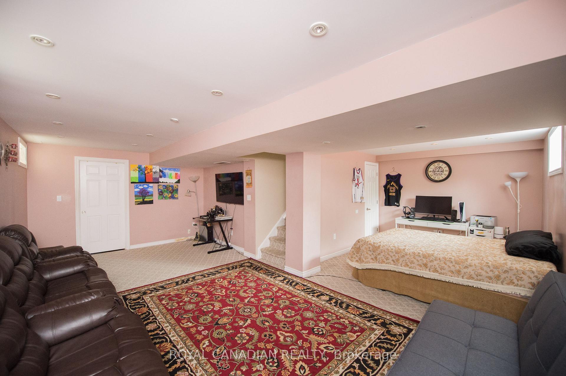 Photo 32 of Unit 13, 78 Peachwood Crescent, Hamilton, Stoney Creek — HOMEH