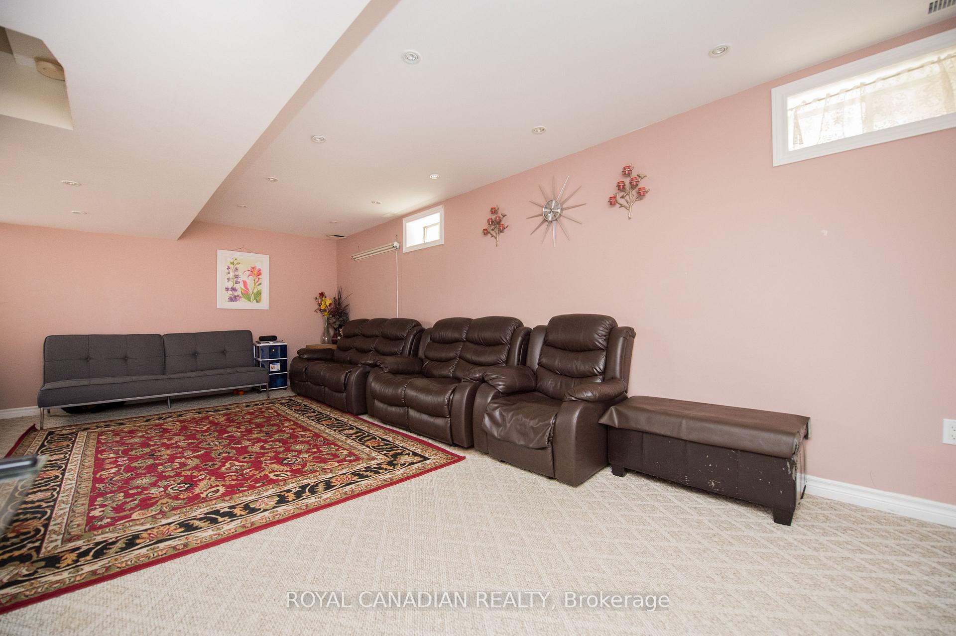 Photo 34 of Unit 13, 78 Peachwood Crescent, Hamilton, Stoney Creek — HOMEH