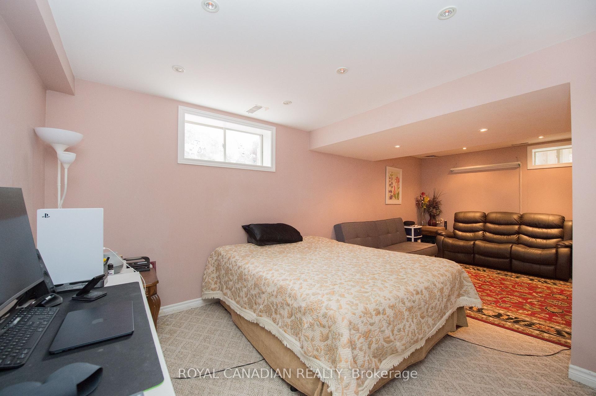 Photo 36 of Unit 13, 78 Peachwood Crescent, Hamilton, Stoney Creek — HOMEH