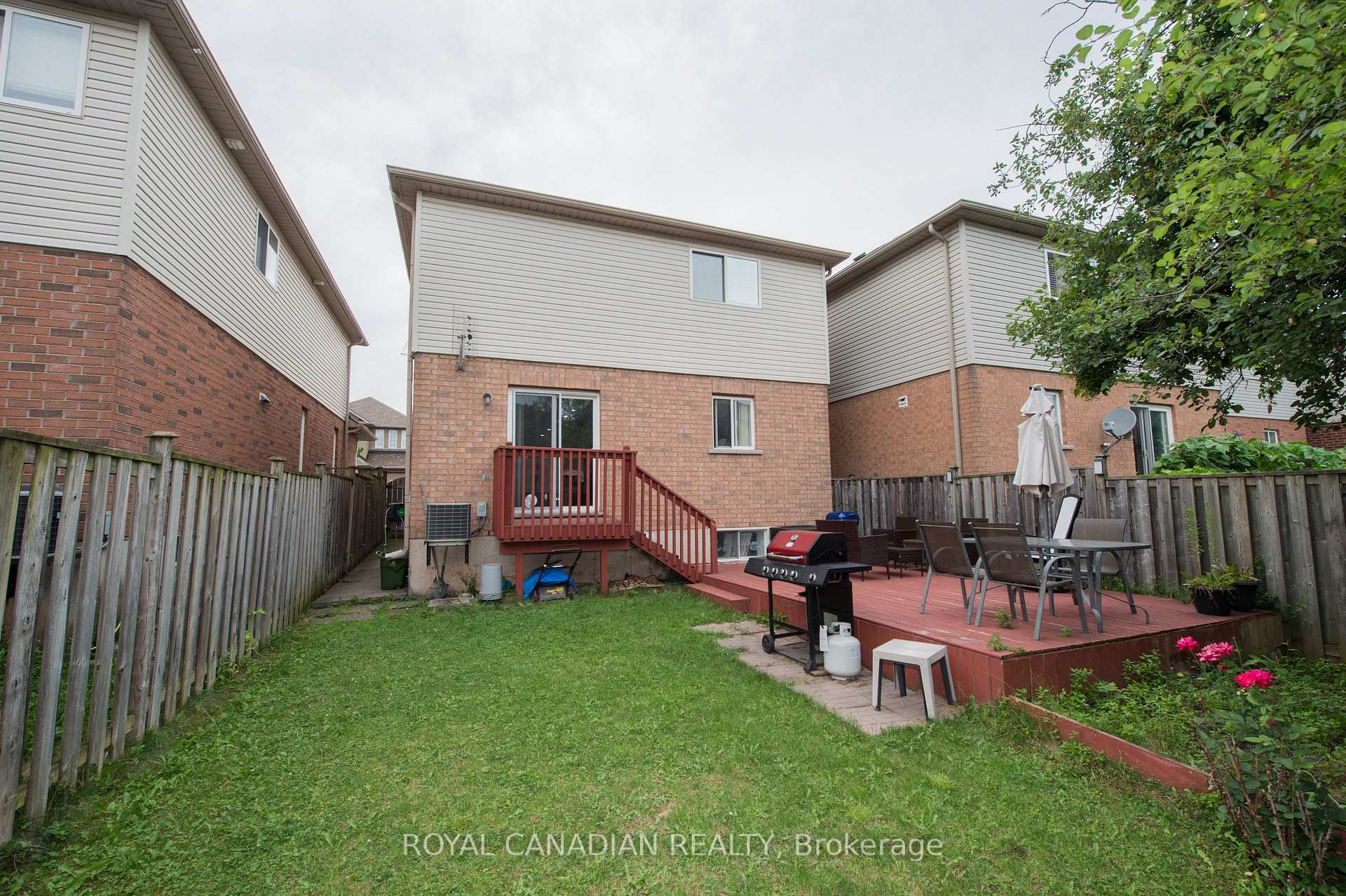 Photo 40 of Unit 13, 78 Peachwood Crescent, Hamilton, Stoney Creek — HOMEH