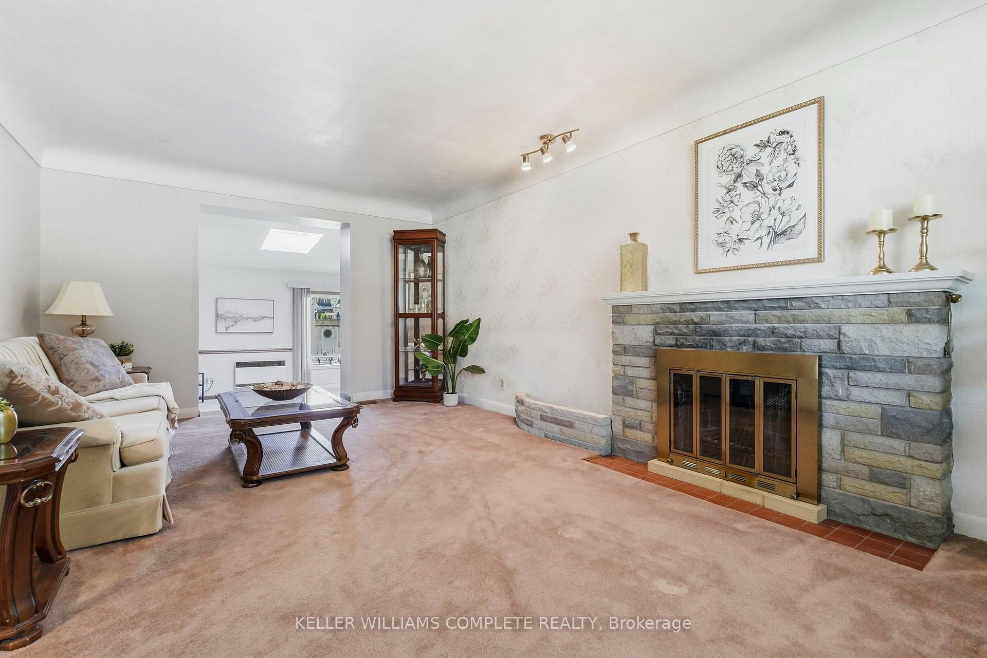 Photo 6 of 70 Floresta Court, Hamilton, Ancaster — HOMEH
