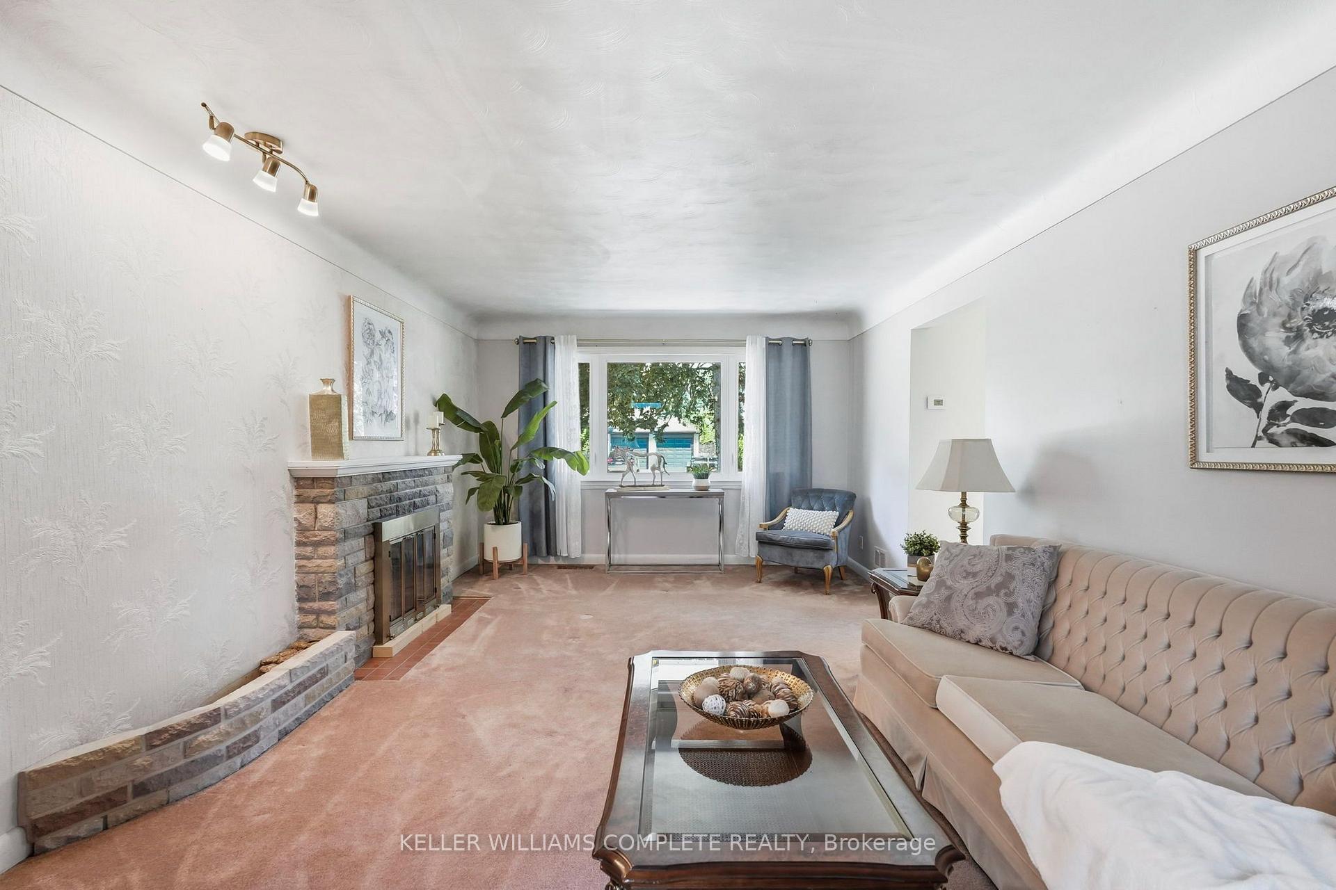 Photo 7 of 70 Floresta Court, Hamilton, Ancaster — HOMEH