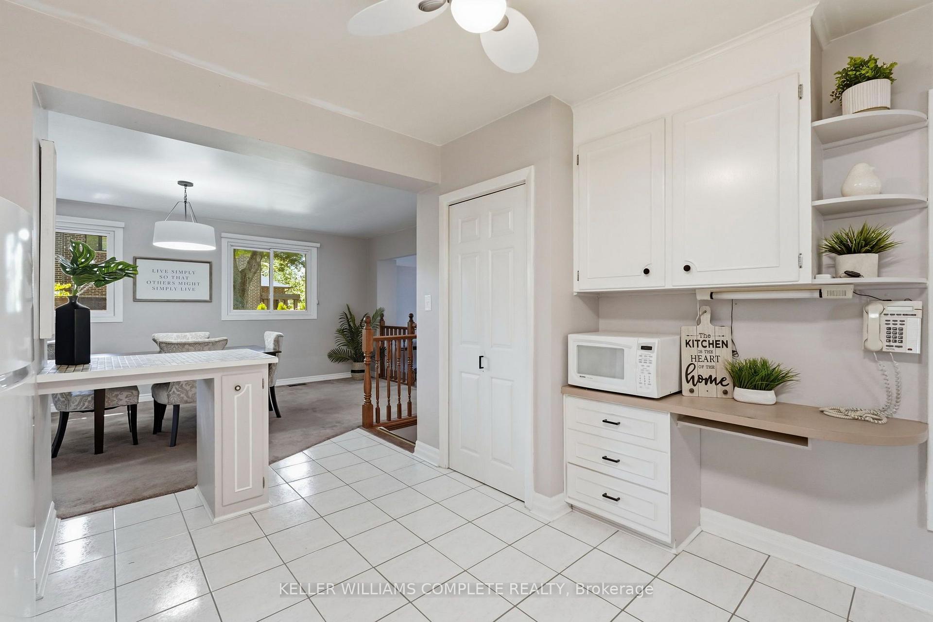 Photo 9 of 70 Floresta Court, Hamilton, Ancaster — HOMEH