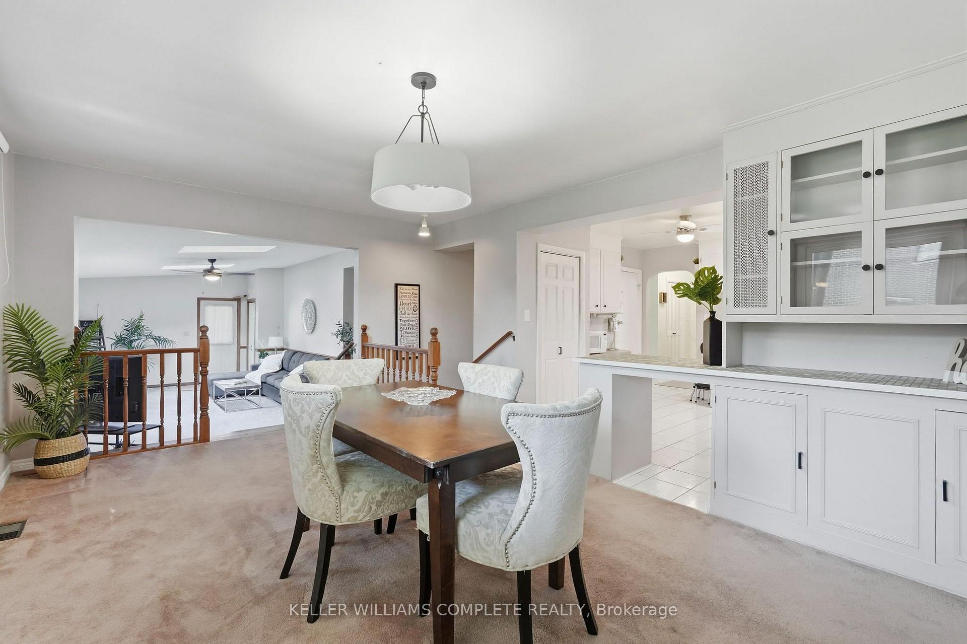 Photo 10 of 70 Floresta Court, Hamilton, Ancaster — HOMEH