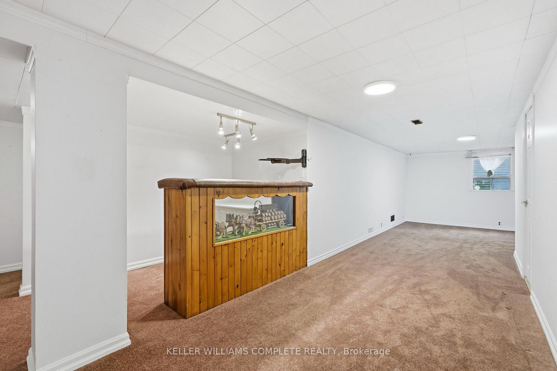 Photo 21 of 70 Floresta Court, Hamilton, Ancaster — HOMEH