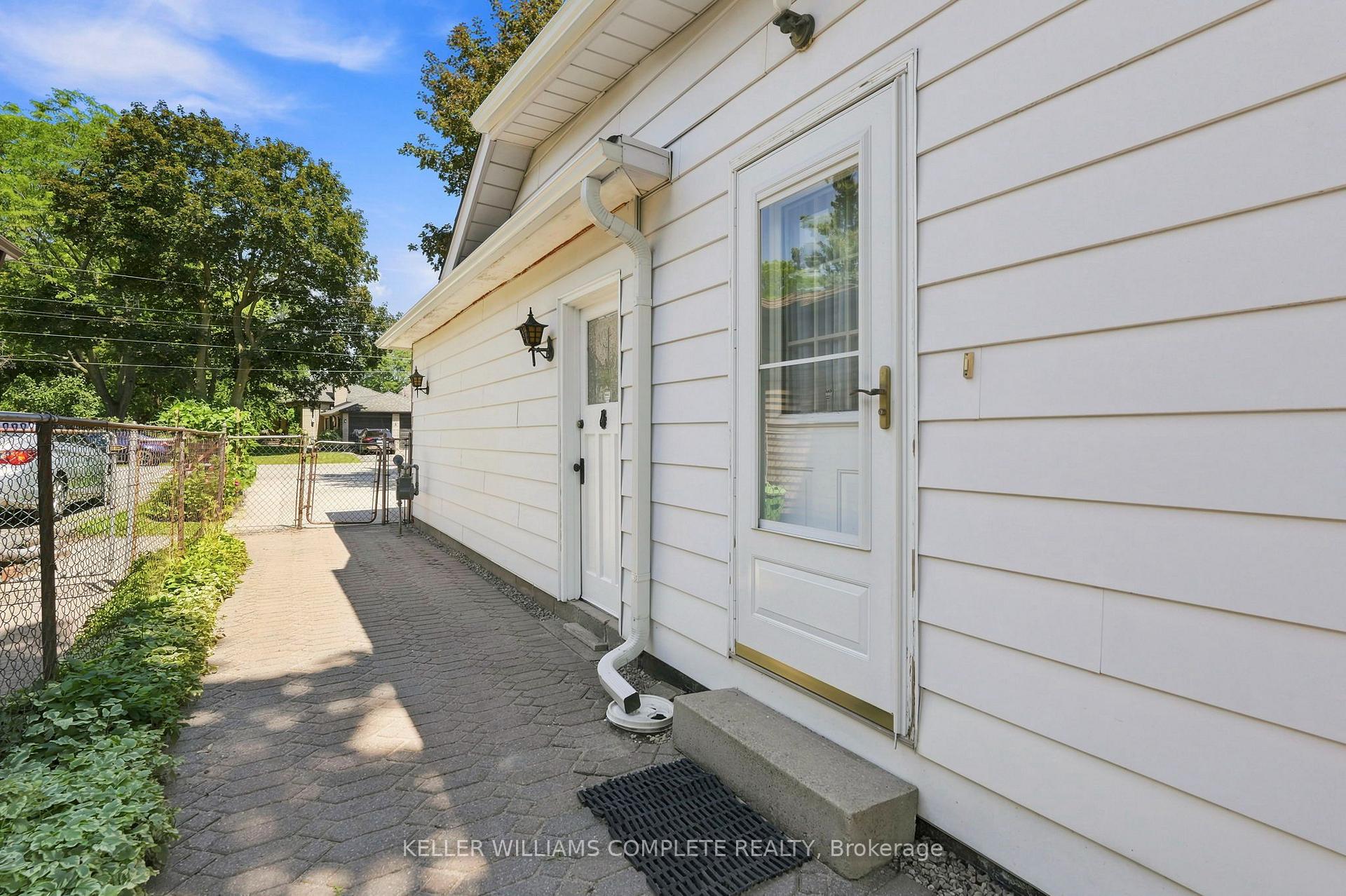 Photo 35 of 70 Floresta Court, Hamilton, Ancaster — HOMEH