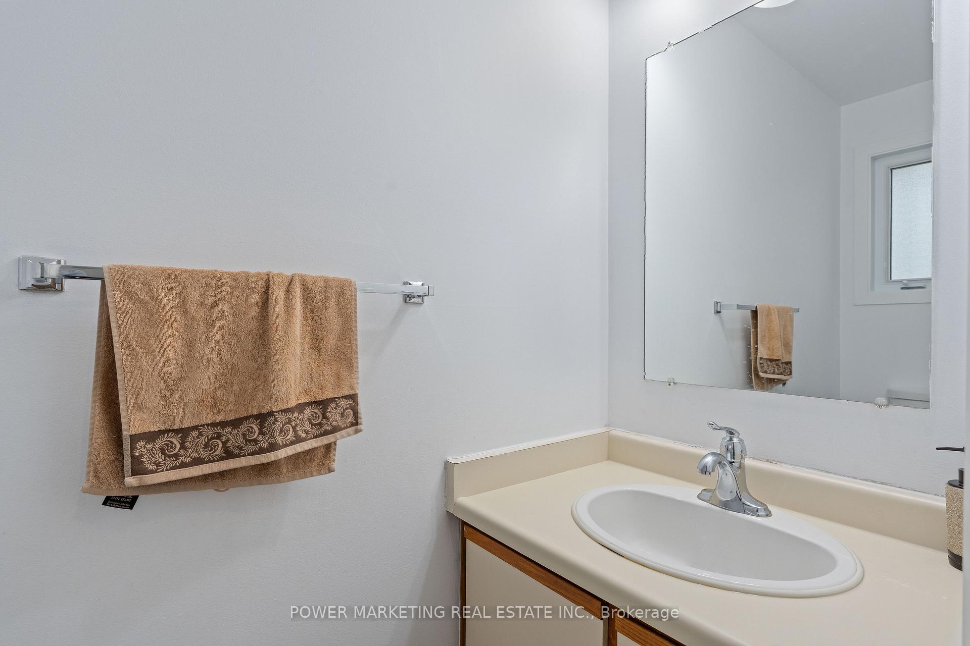Photo 8 of 10 Bujold Court, Ottawa, Kanata - Katimavik — HOMEH
