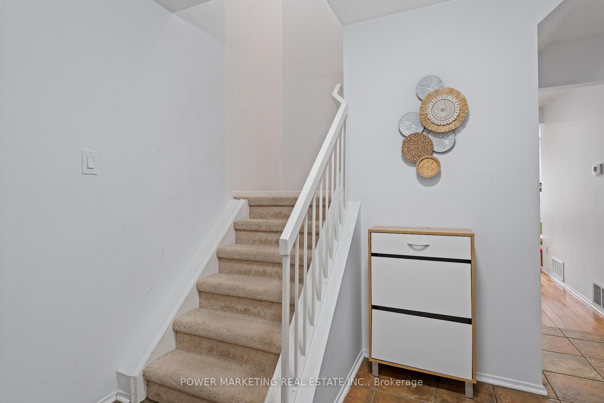 Photo 9 of 10 Bujold Court, Ottawa, Kanata - Katimavik — HOMEH