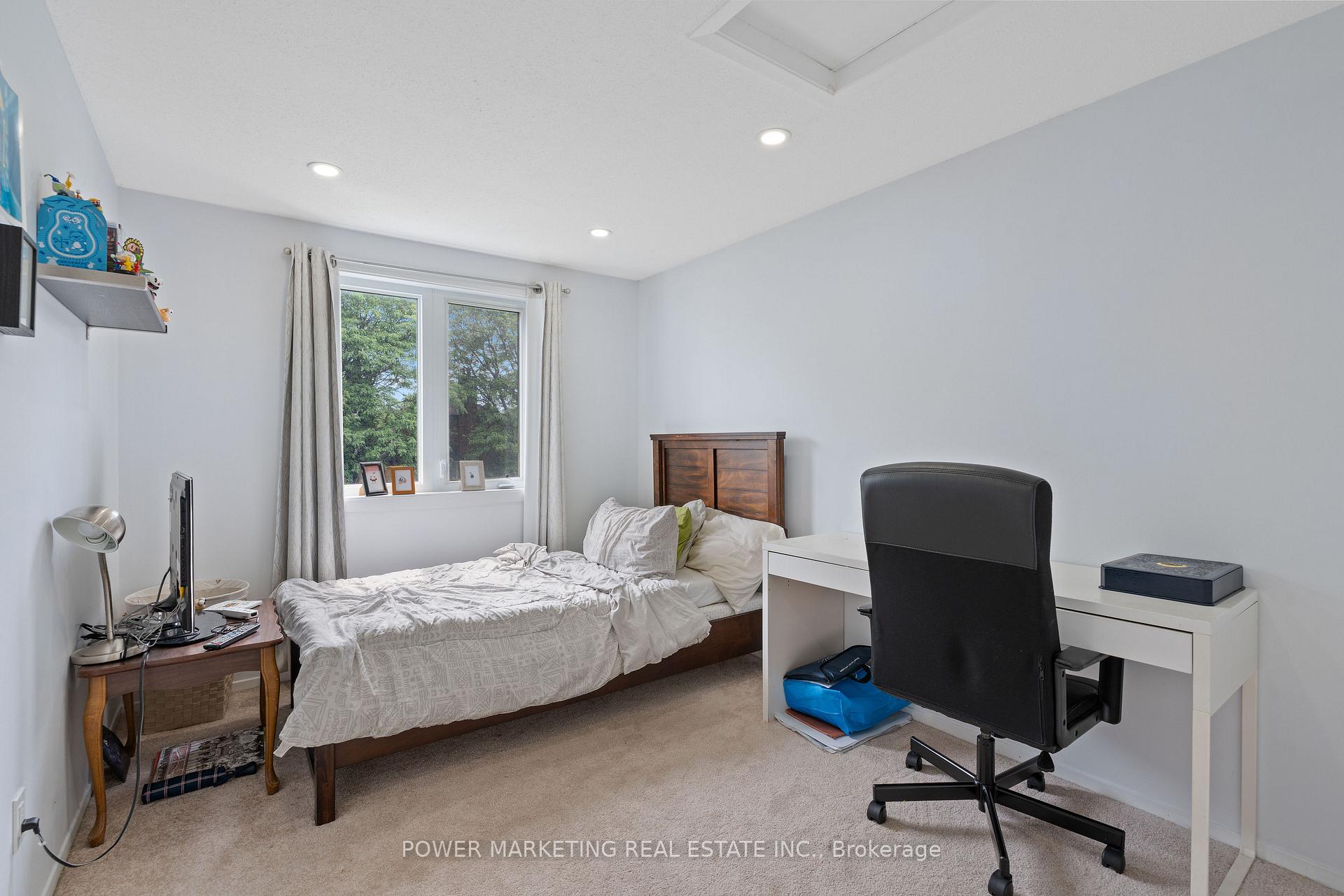 Photo 15 of 10 Bujold Court, Ottawa, Kanata - Katimavik — HOMEH