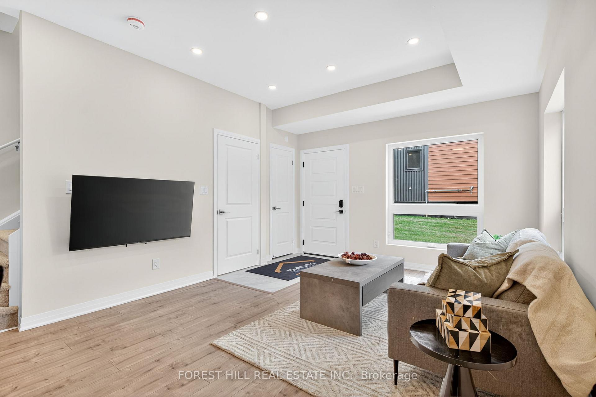 Photo 2 of Unit D, 52 Albright Avenue, Etobicoke, Alderwood — HOMEH