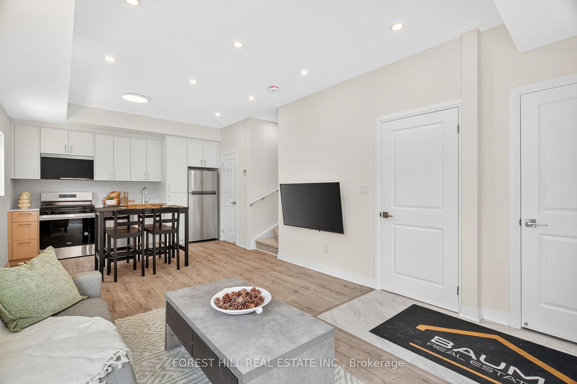 Photo 5 of Unit D, 52 Albright Avenue, Etobicoke, Alderwood — HOMEH