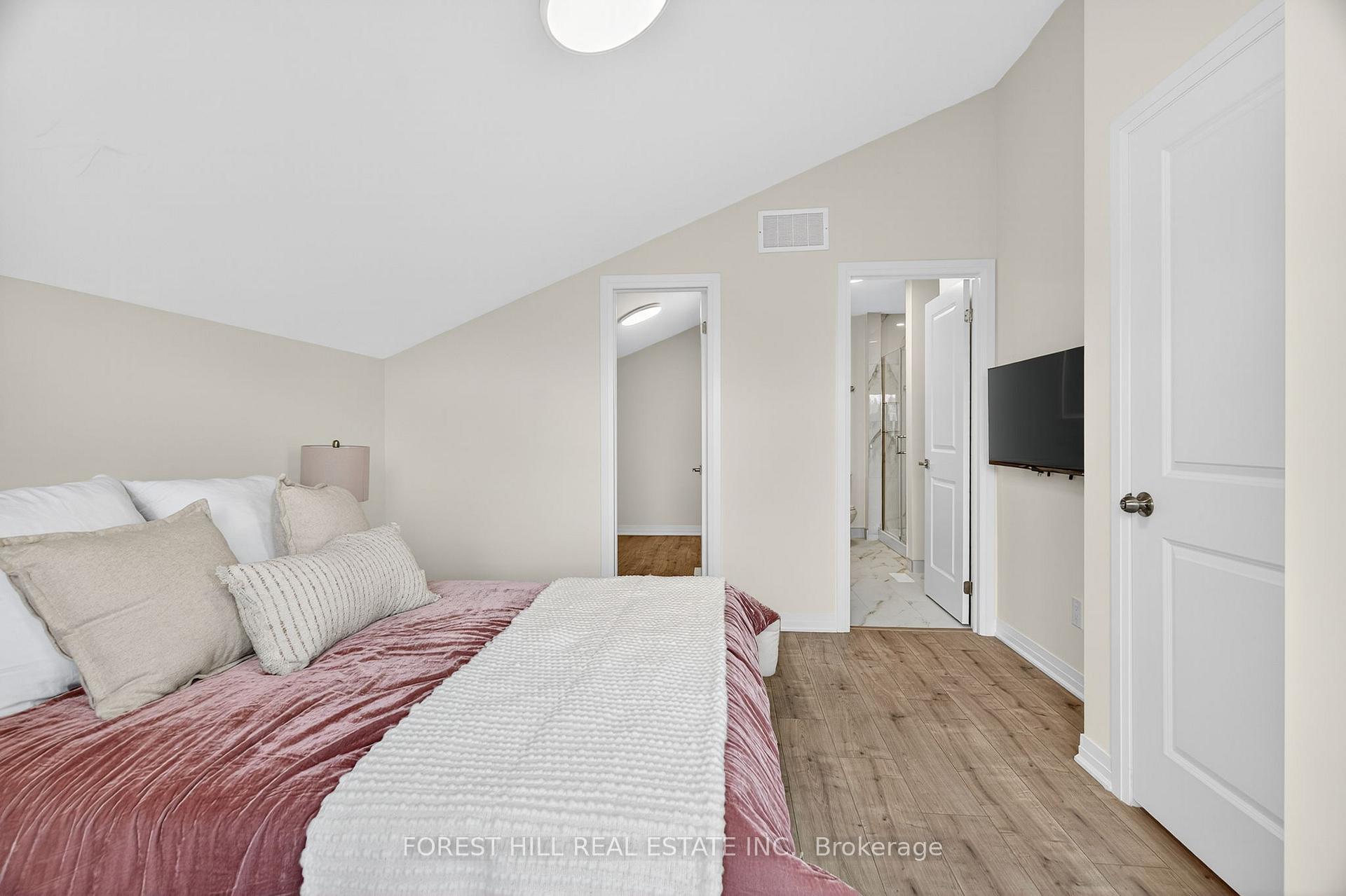 Photo 23 of Unit D, 52 Albright Avenue, Etobicoke, Alderwood — HOMEH