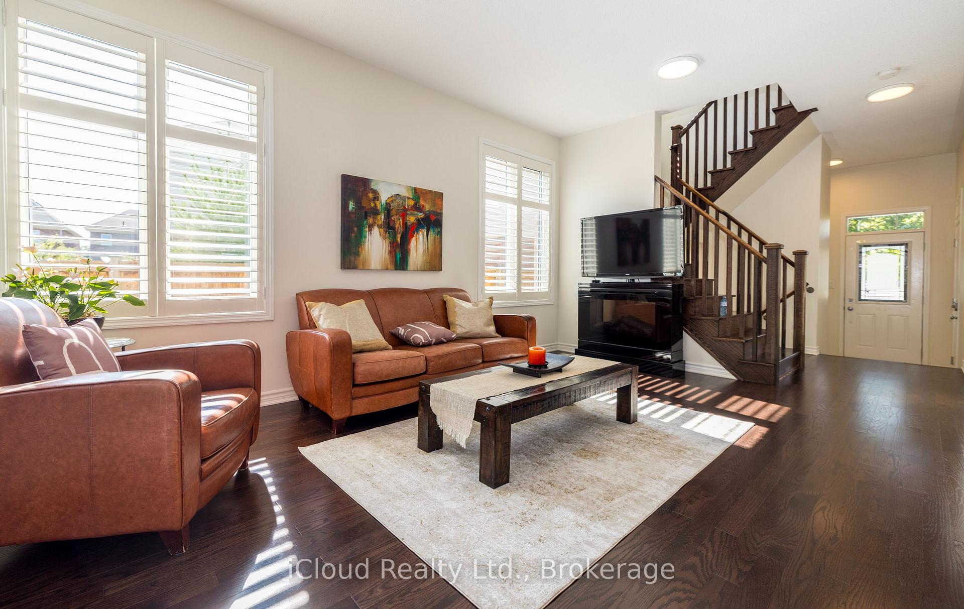Photo 8 of 954 Penson Crescent, Milton, Coates — HOMEH