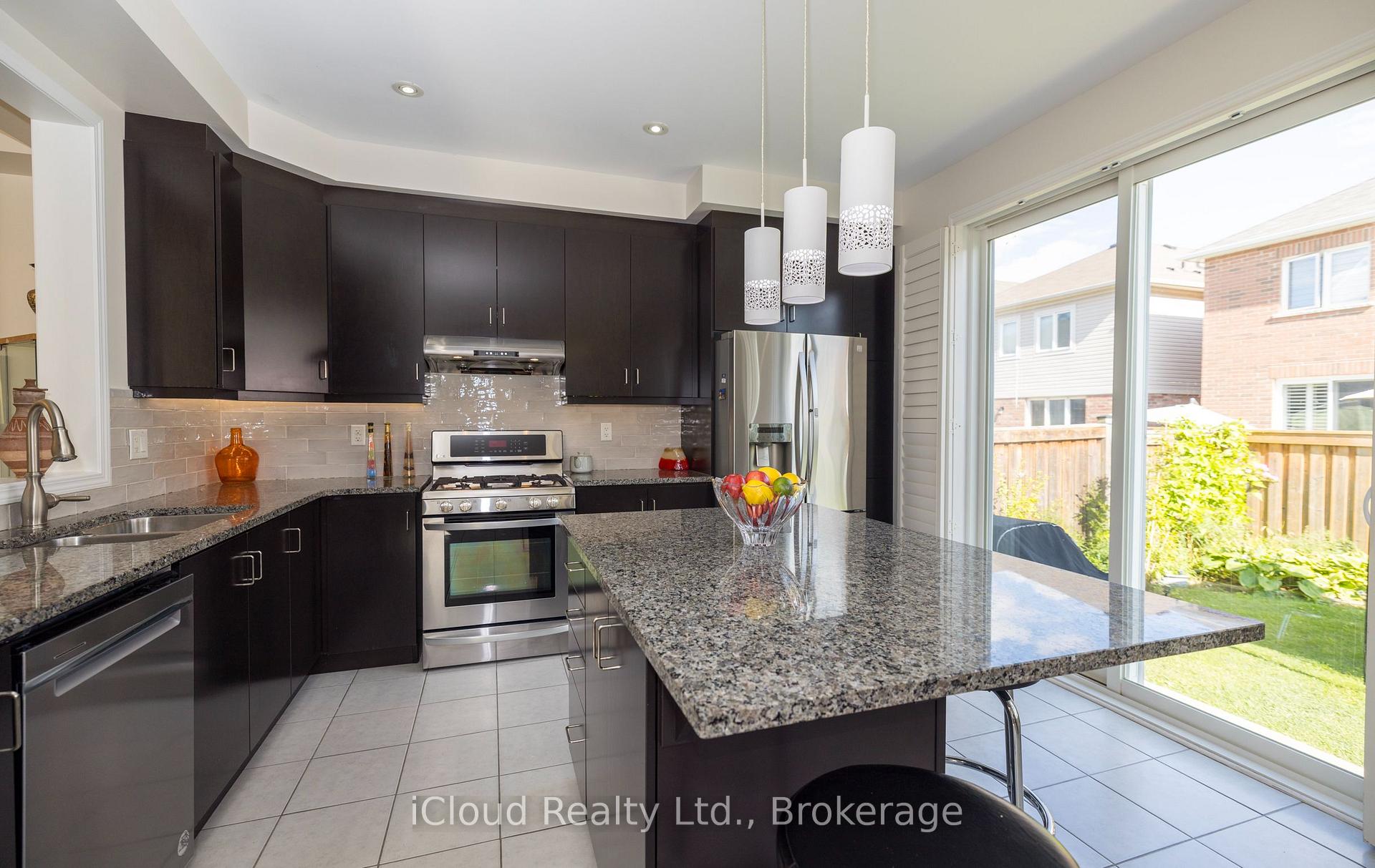 Photo 16 of 954 Penson Crescent, Milton, Coates — HOMEH