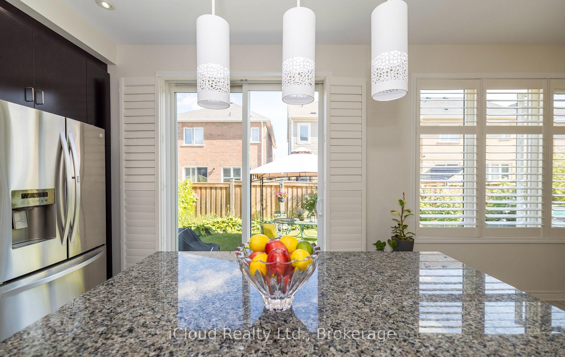 Photo 20 of 954 Penson Crescent, Milton, Coates — HOMEH