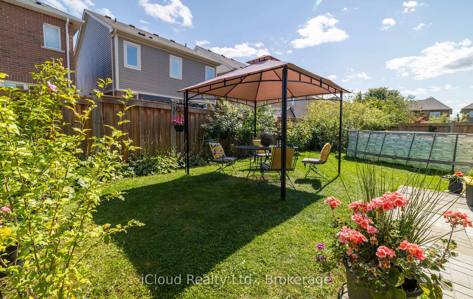 Photo 41 of 954 Penson Crescent, Milton, Coates — HOMEH