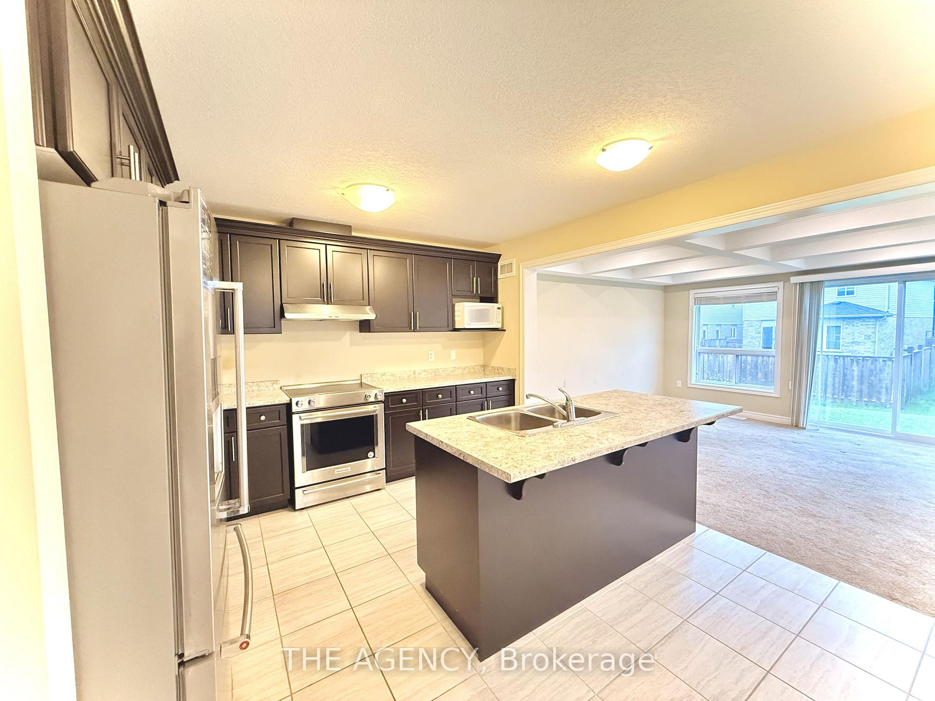 Photo 11 of 20 Drone Crescent, Guelph, Willow West/Sugarbush/West Acres — HOMEH