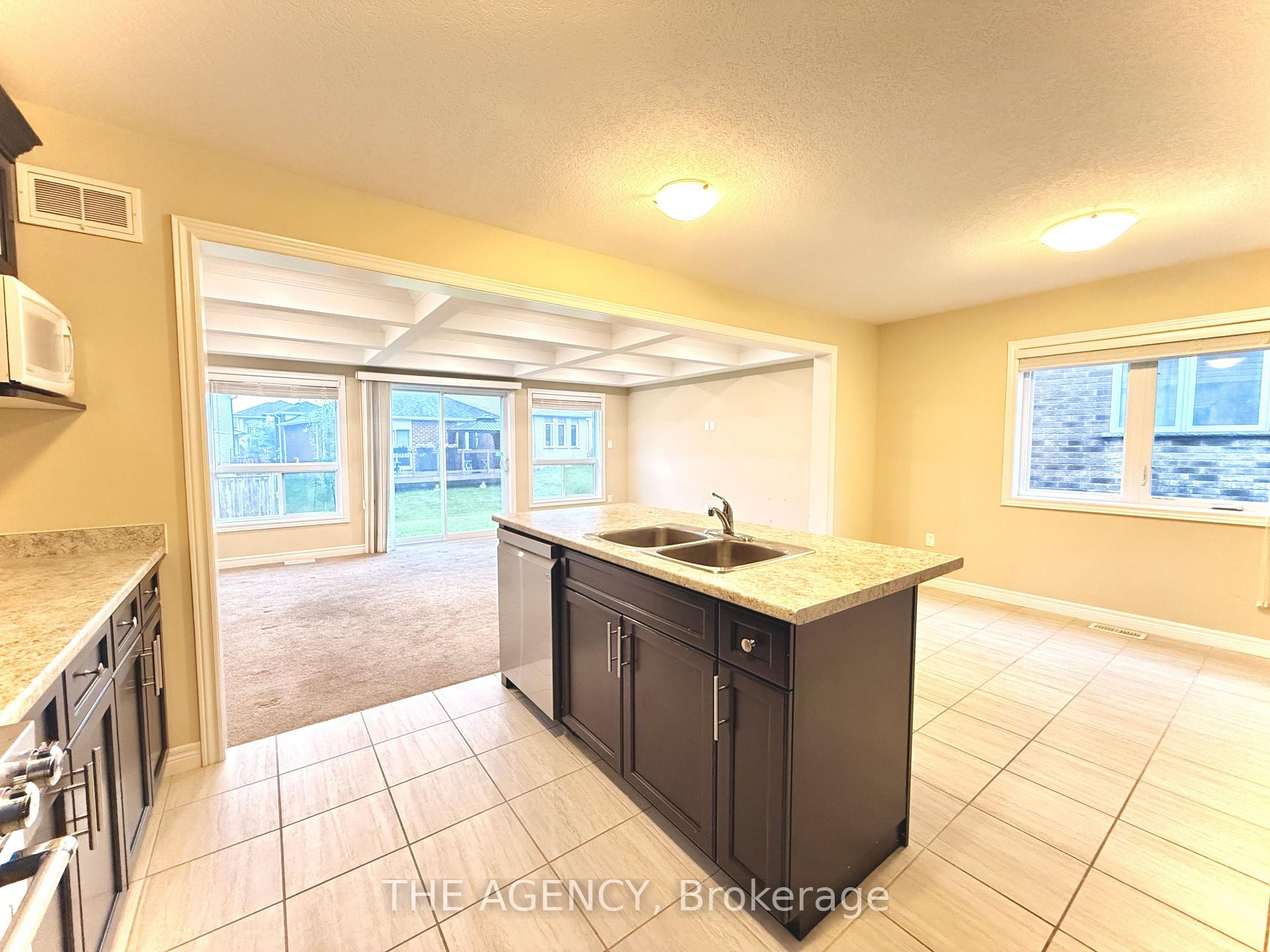 Photo 17 of 20 Drone Crescent, Guelph, Willow West/Sugarbush/West Acres — HOMEH