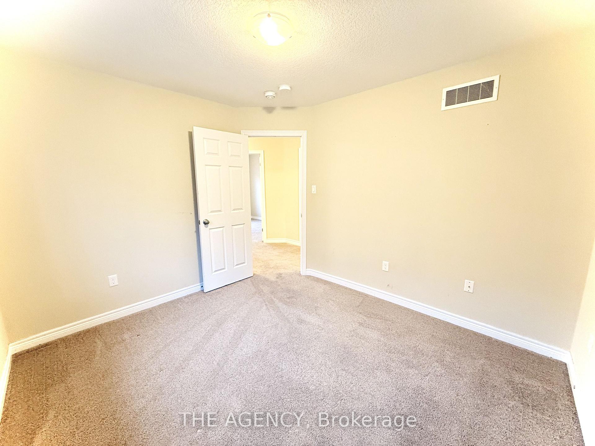 Photo 31 of 20 Drone Crescent, Guelph, Willow West/Sugarbush/West Acres — HOMEH