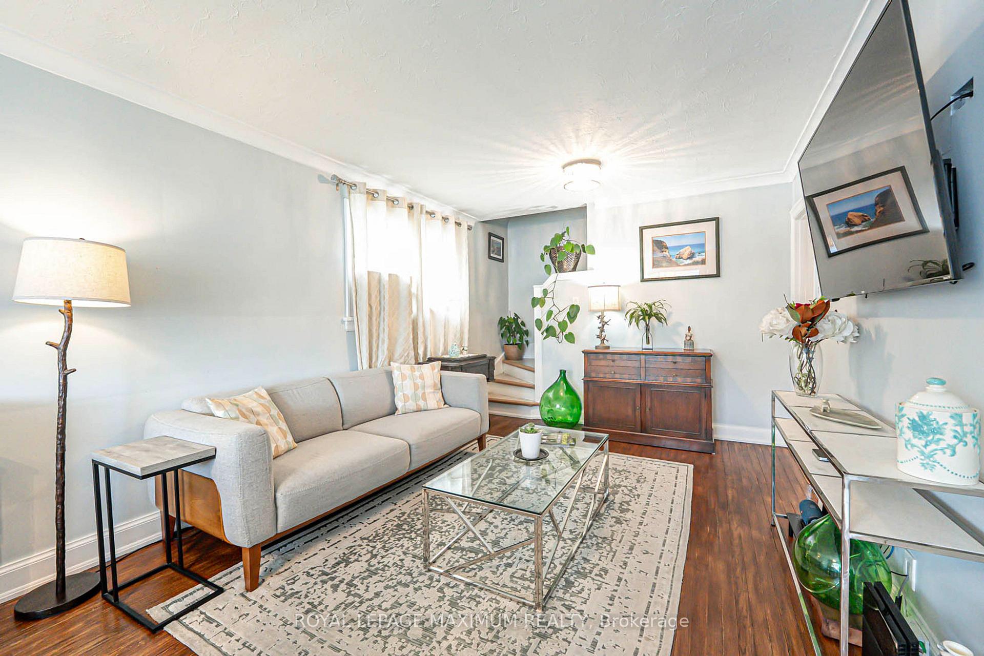 Photo 6 of 2113 Keele Street, North York, Beechborough-Greenbrook — HOMEH