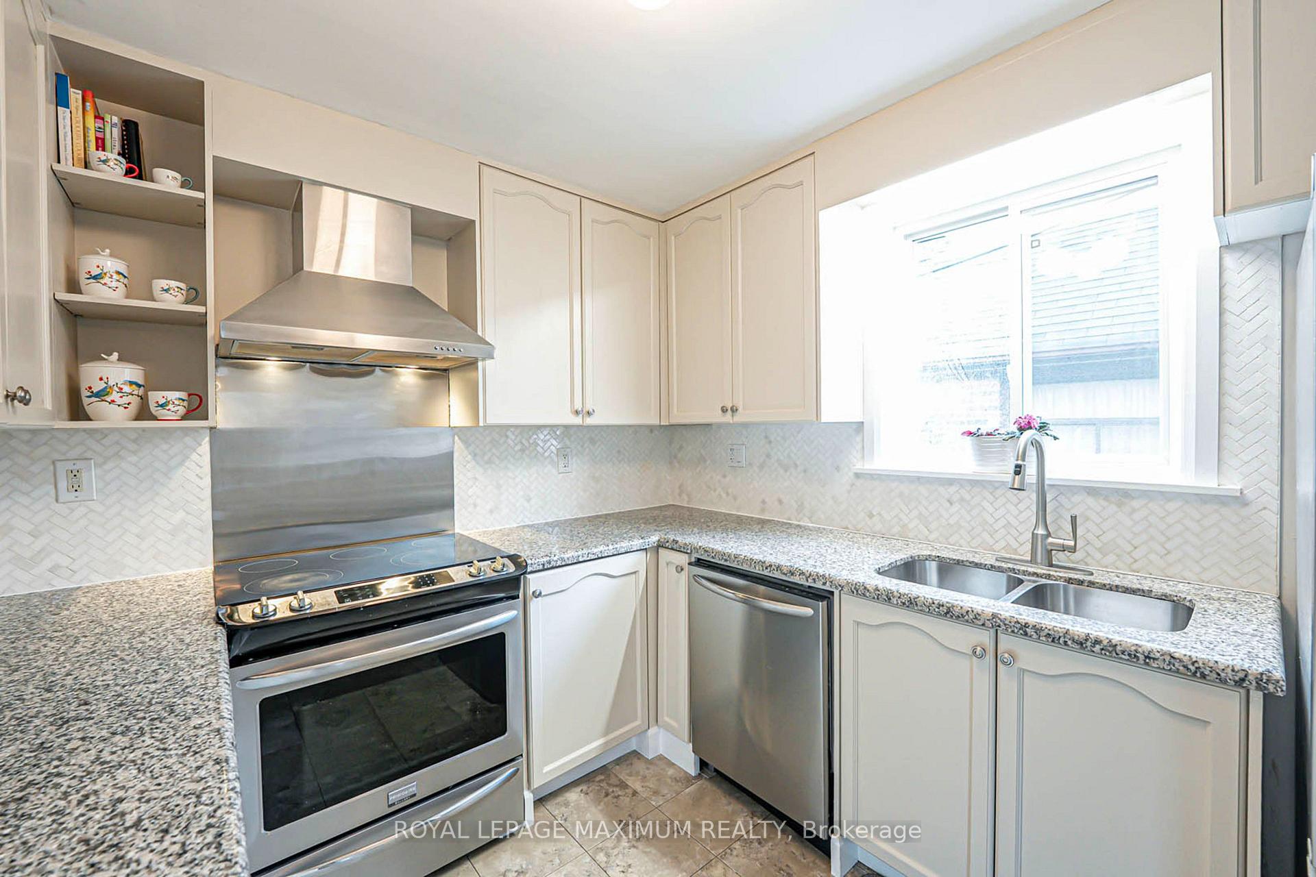 Photo 12 of 2113 Keele Street, North York, Beechborough-Greenbrook — HOMEH