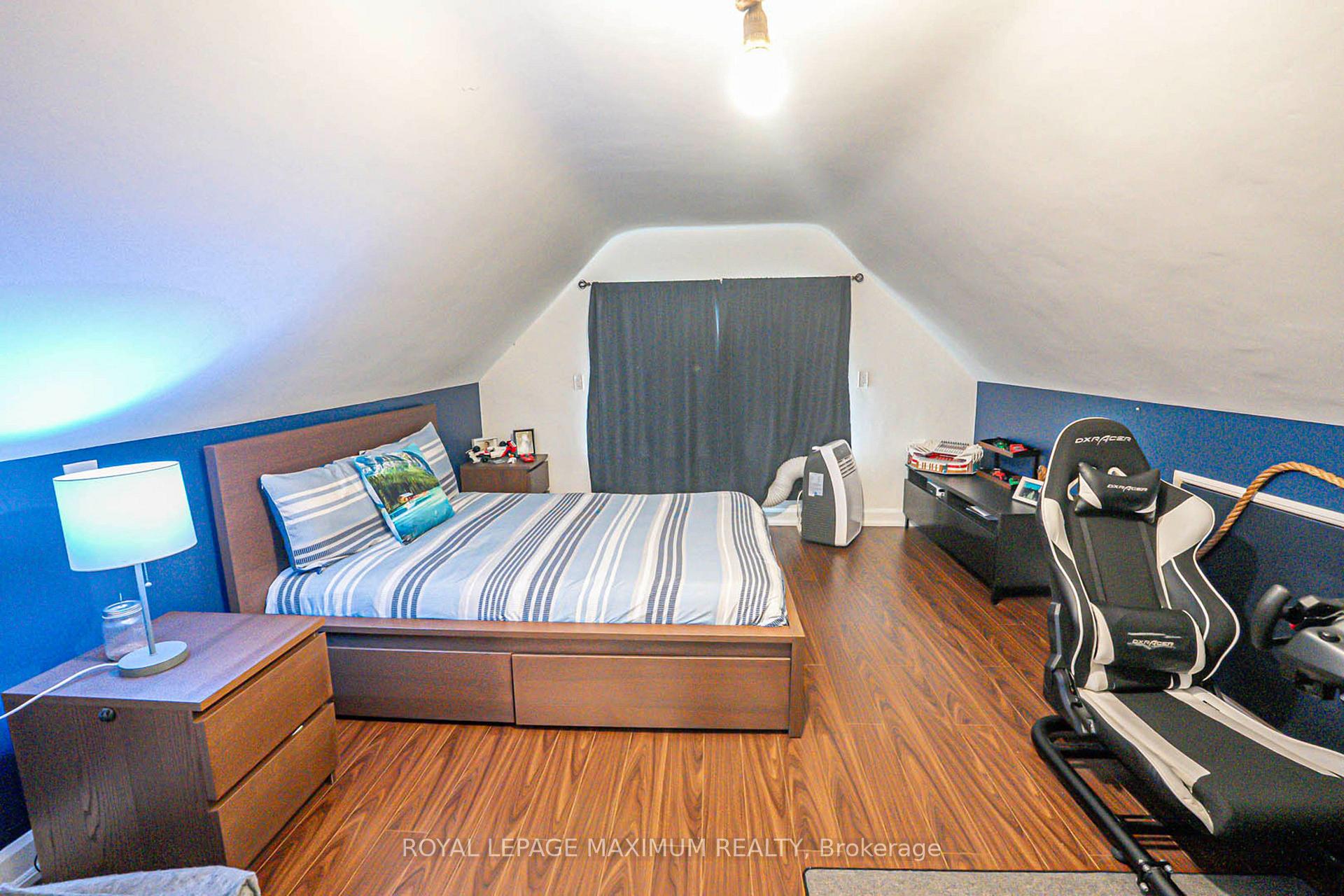 Photo 17 of 2113 Keele Street, North York, Beechborough-Greenbrook — HOMEH
