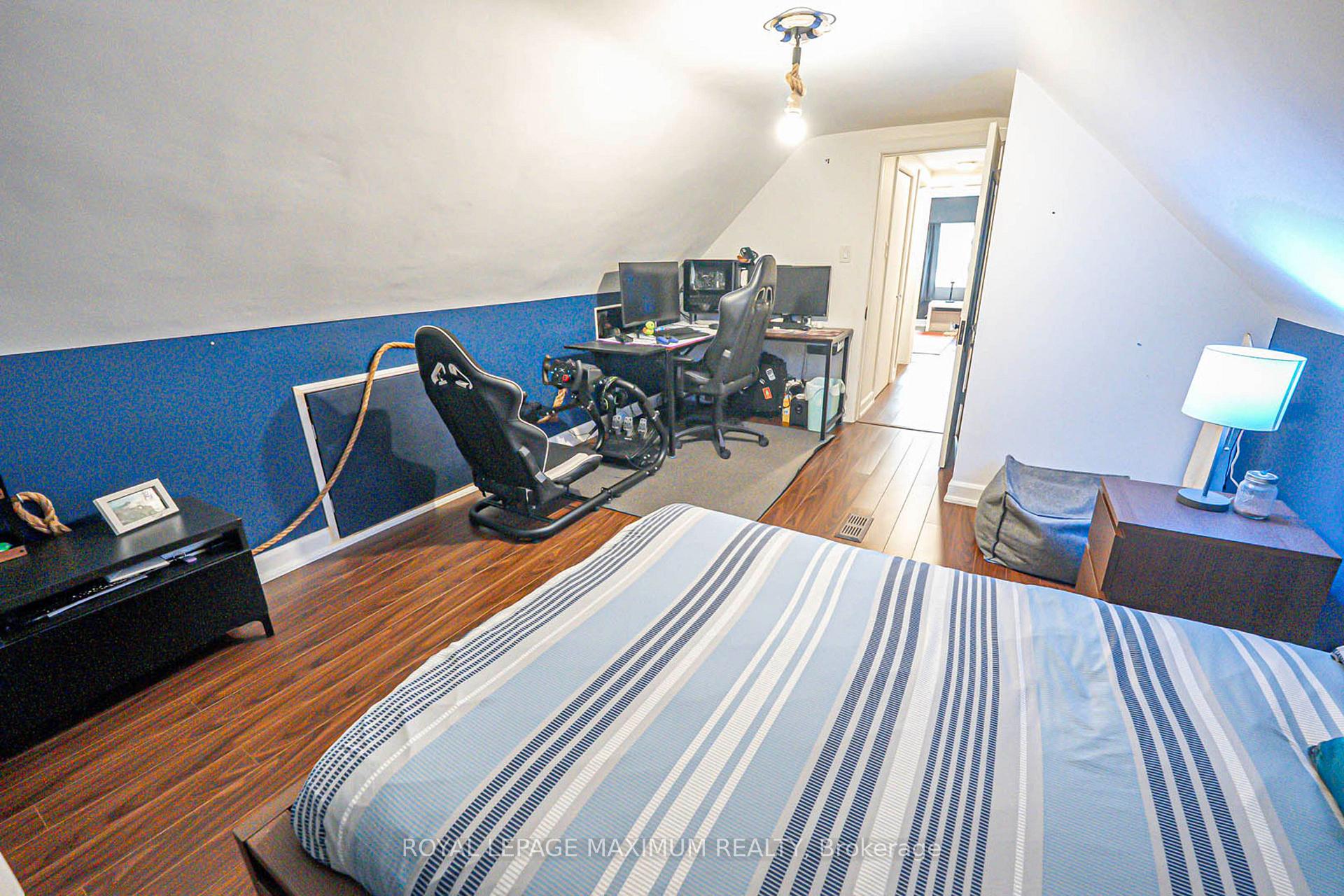 Photo 18 of 2113 Keele Street, North York, Beechborough-Greenbrook — HOMEH