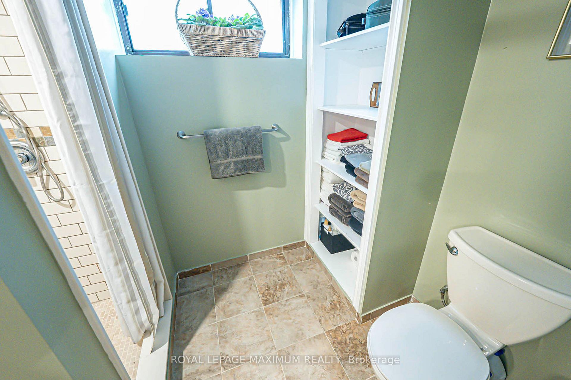 Photo 32 of 2113 Keele Street, North York, Beechborough-Greenbrook — HOMEH