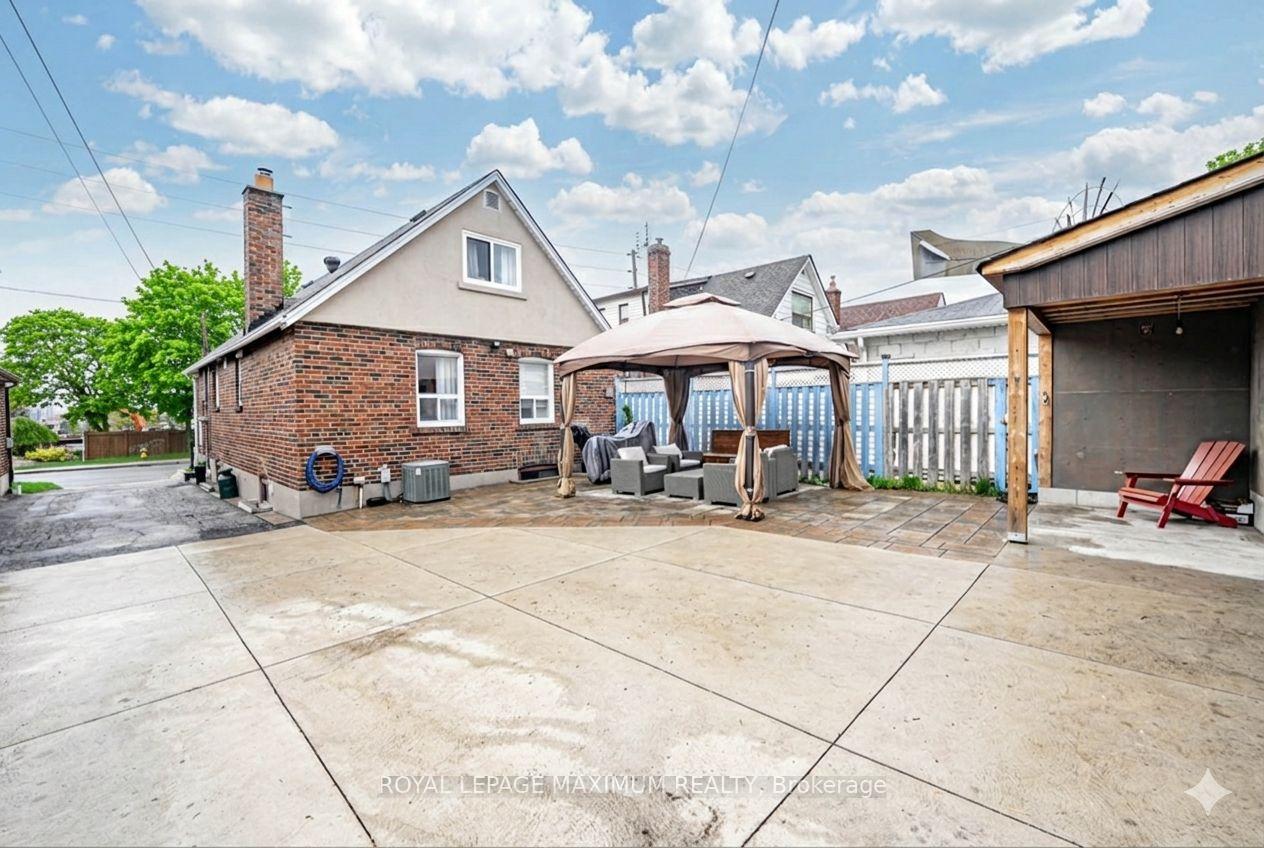 Photo 35 of 2113 Keele Street, North York, Beechborough-Greenbrook — HOMEH