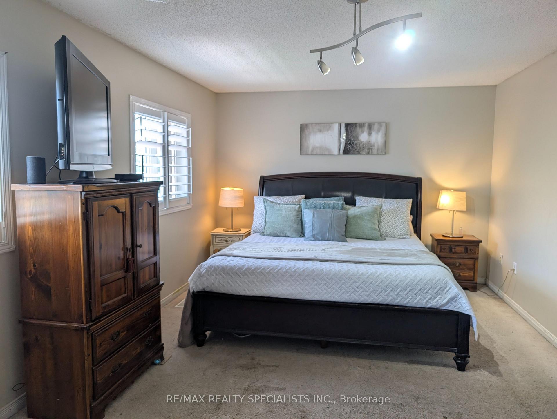 Photo 7 of 20 Thorp Crescent, Ajax, Central West — HOMEH