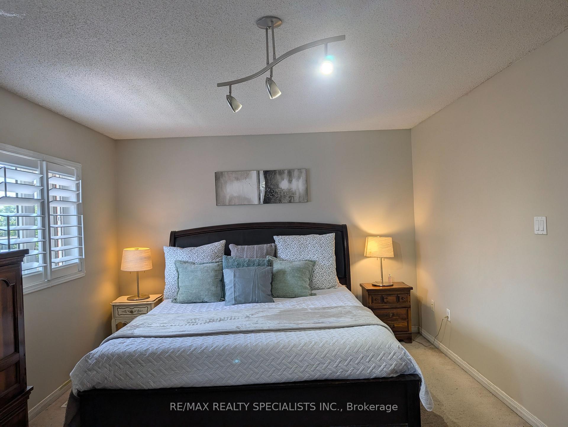 Photo 9 of 20 Thorp Crescent, Ajax, Central West — HOMEH