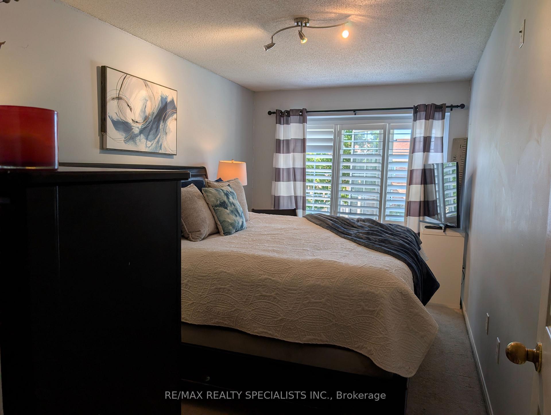 Photo 15 of 20 Thorp Crescent, Ajax, Central West — HOMEH
