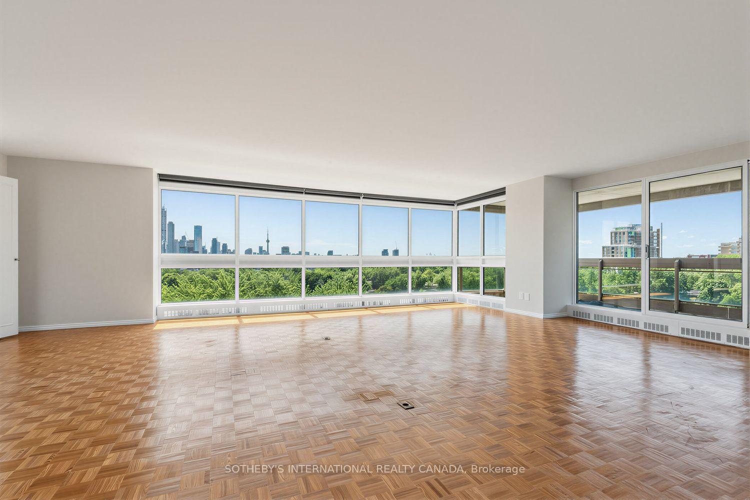 Photo 4 of Unit 902, 61 St Clair Avenue W, Toronto, Yonge-St. Clair — HOMEH