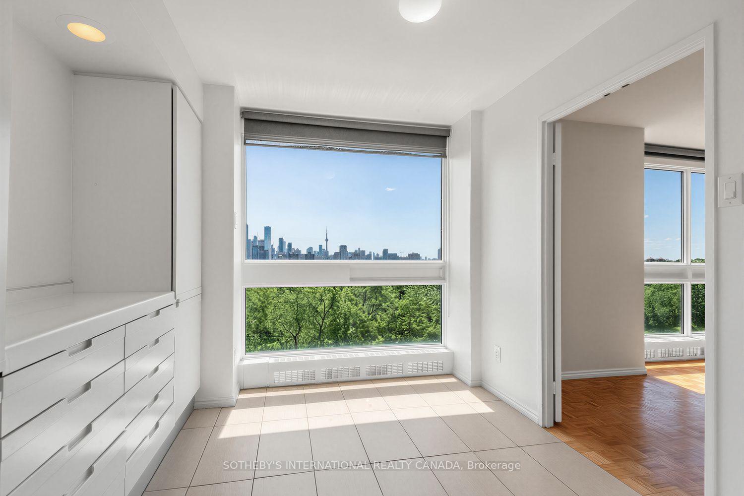 Photo 16 of Unit 902, 61 St Clair Avenue W, Toronto, Yonge-St. Clair — HOMEH