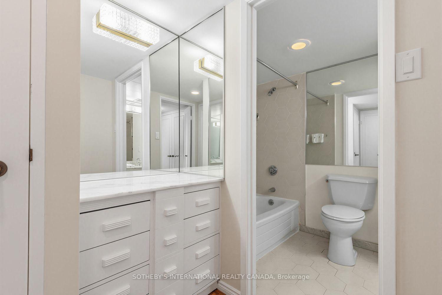 Photo 24 of Unit 902, 61 St Clair Avenue W, Toronto, Yonge-St. Clair — HOMEH