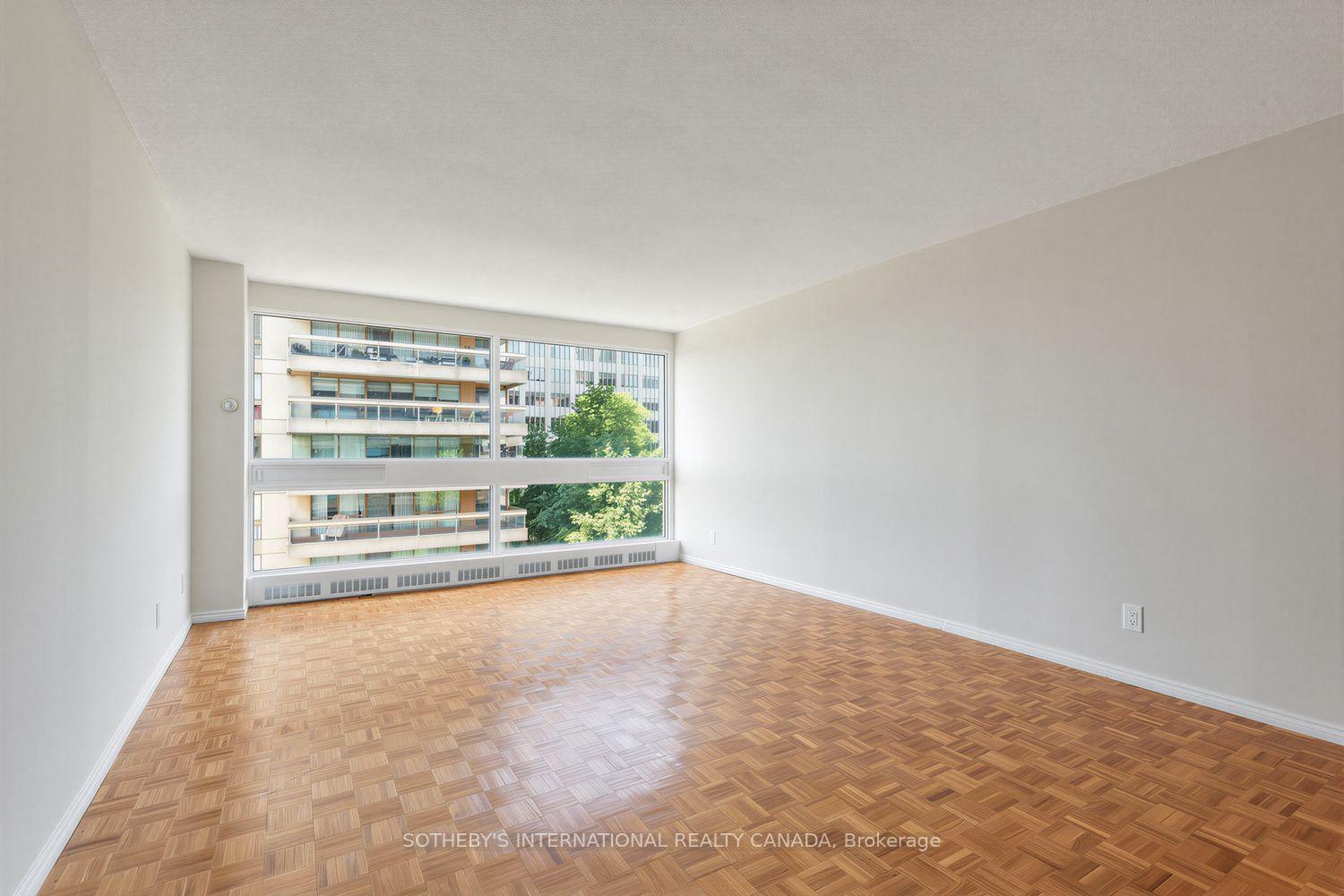 Photo 27 of Unit 902, 61 St Clair Avenue W, Toronto, Yonge-St. Clair — HOMEH