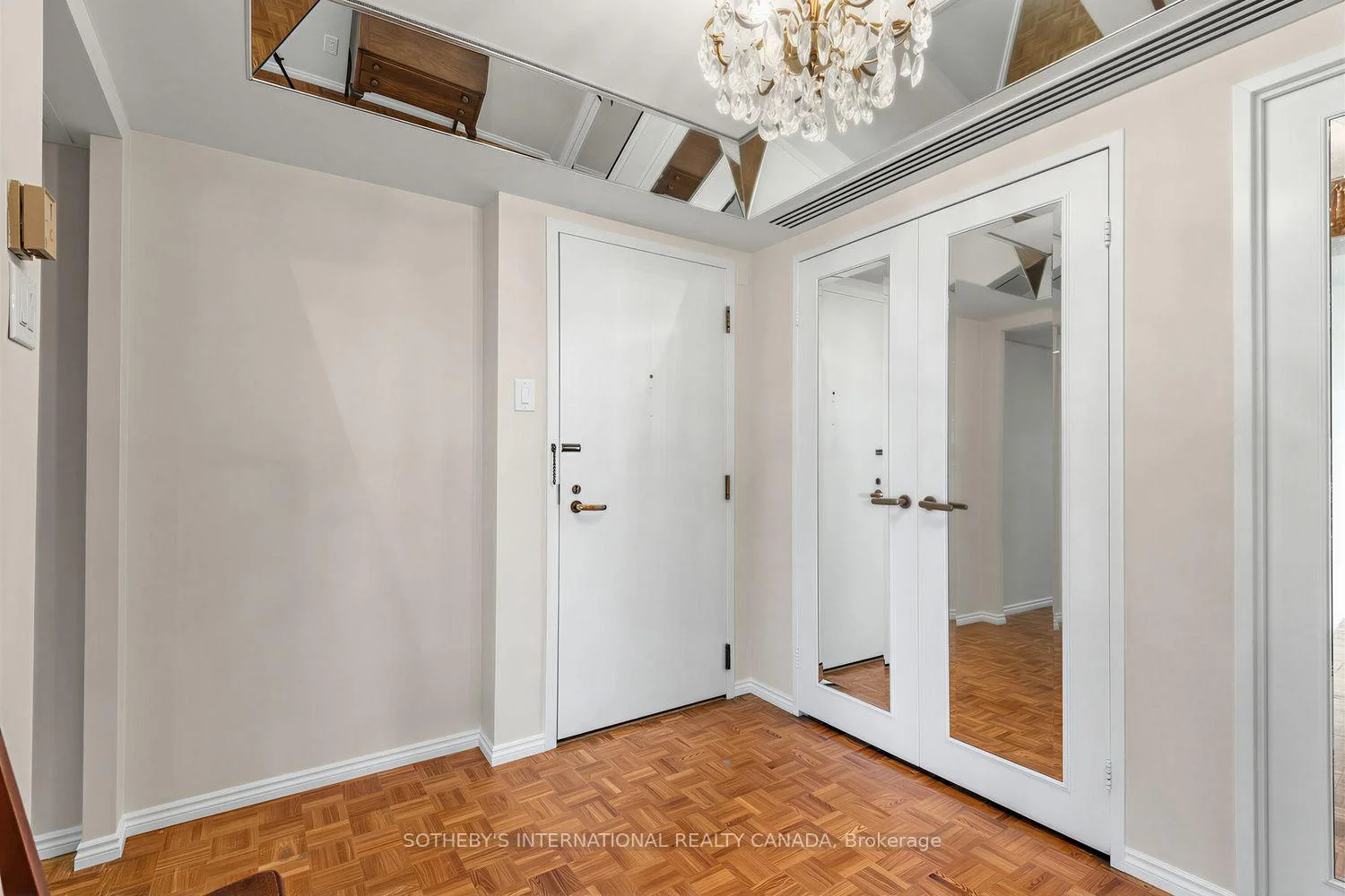 Photo 19 of Unit 902, 61 St Clair Avenue W, Toronto, Yonge-St. Clair — HOMEH