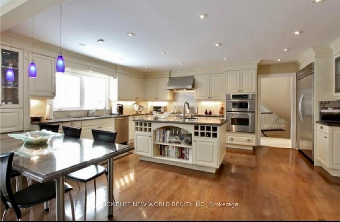 Photo 2 of 5 Junewood Crescent, North York, St. Andrew-Windfields — HOMEH