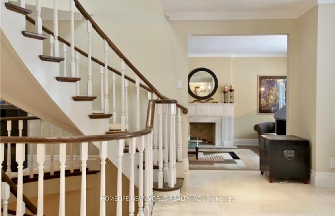 Photo 4 of 5 Junewood Crescent, North York, St. Andrew-Windfields — HOMEH