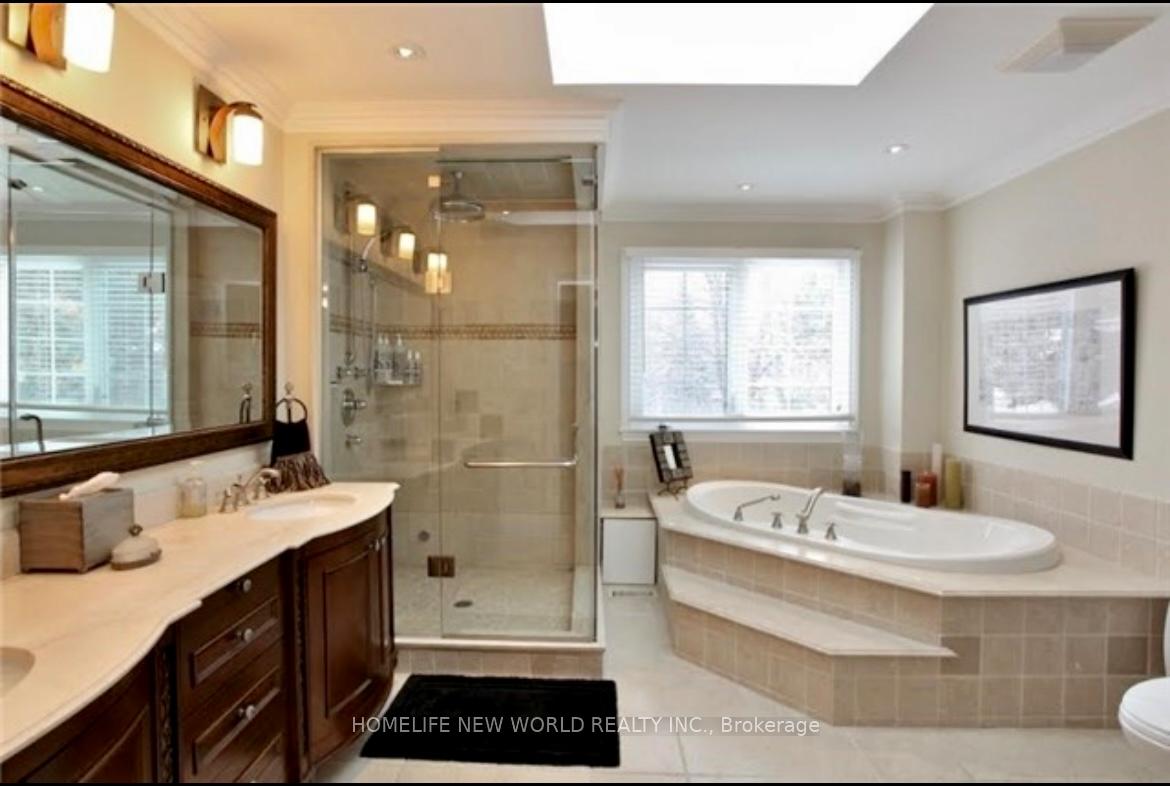 Photo 6 of 5 Junewood Crescent, North York, St. Andrew-Windfields — HOMEH
