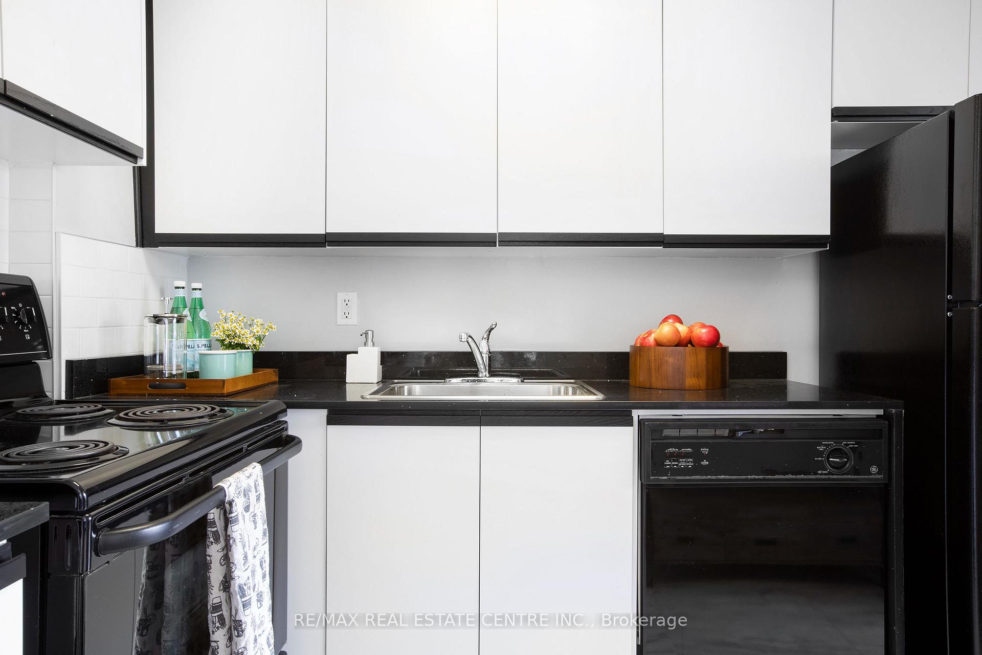 Photo 14 of Unit 2204, 100 Graydon Hall Drive, North York, Parkwoods-Donalda — HOMEH