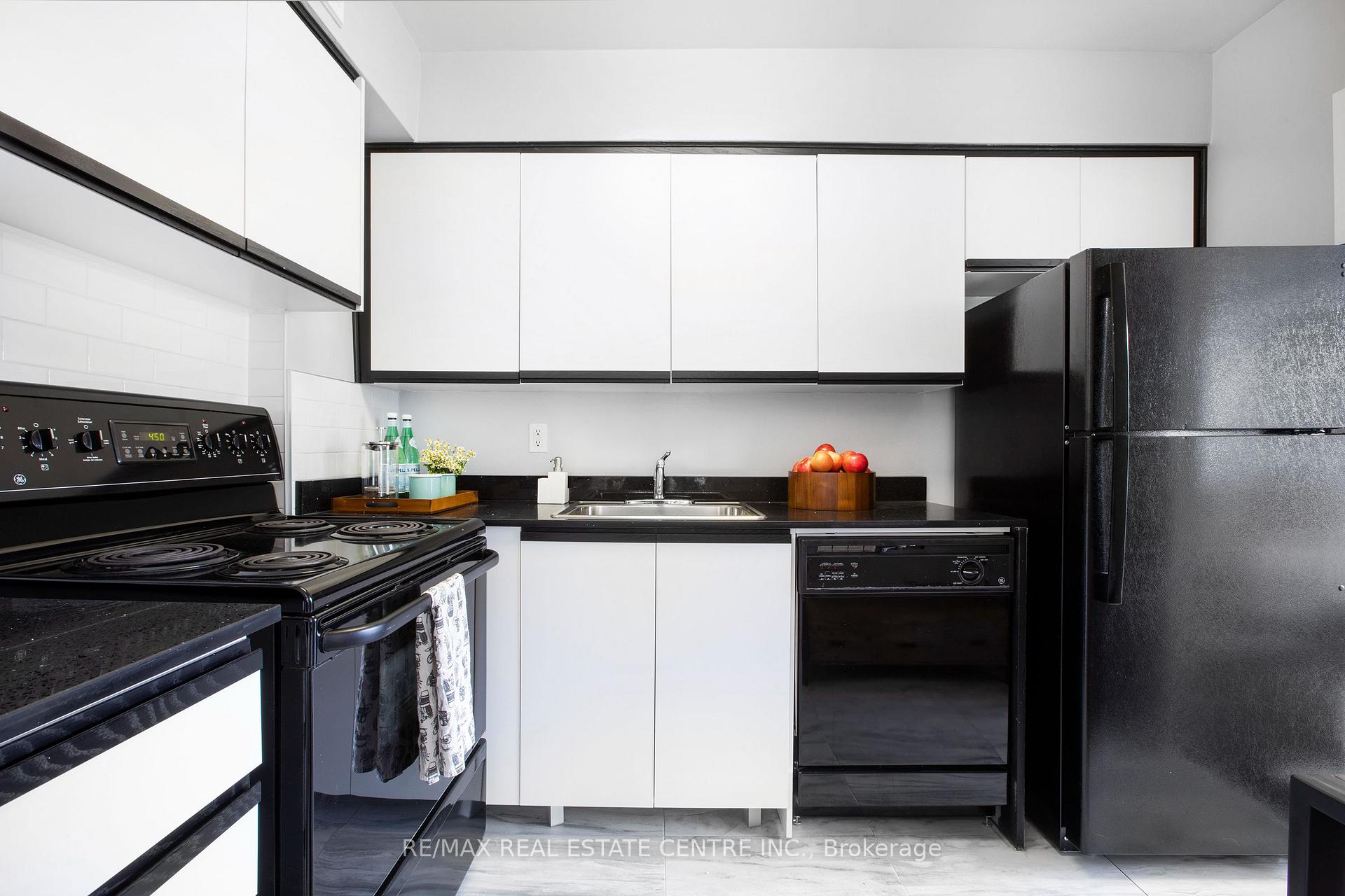 Photo 15 of Unit 2204, 100 Graydon Hall Drive, North York, Parkwoods-Donalda — HOMEH