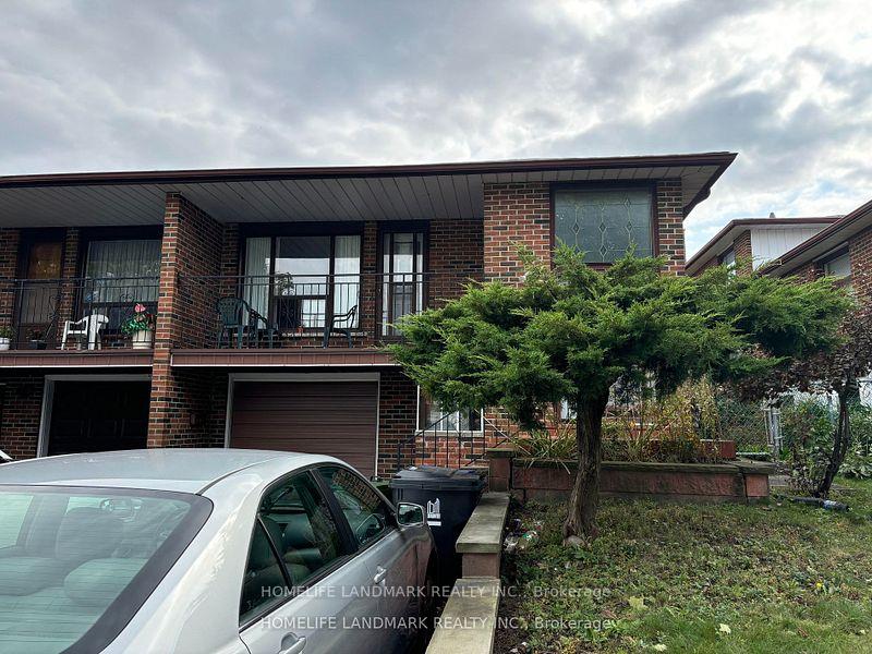 Photo 2 of Unit UPPER, 31 Pawnee Avenue, North York, Pleasant View — HOMEH