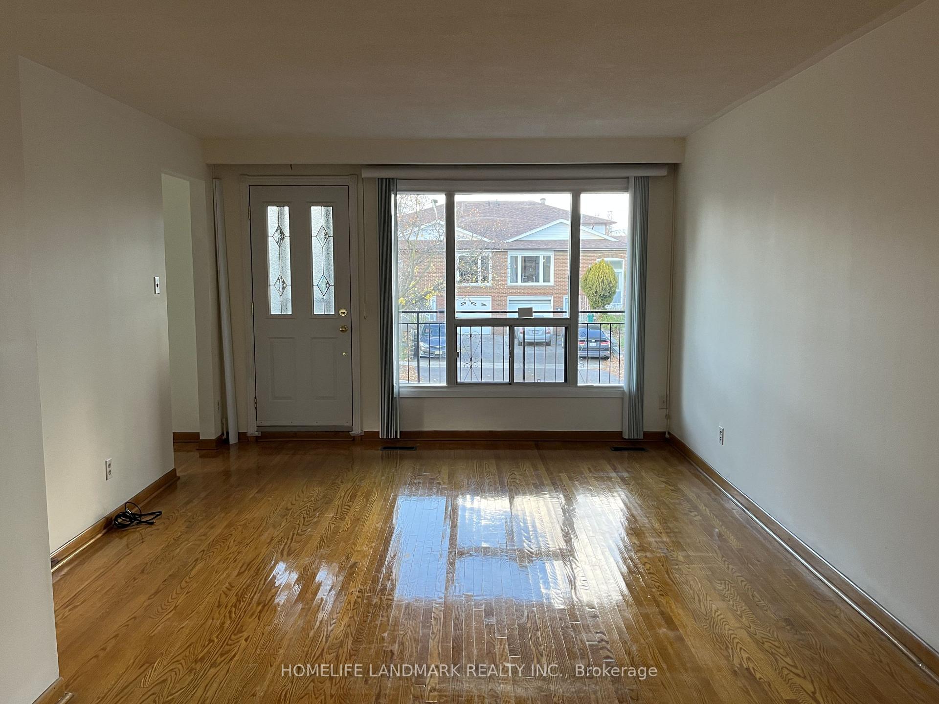 Photo 1 of Unit UPPER, 31 Pawnee Avenue, North York, Pleasant View — HOMEH