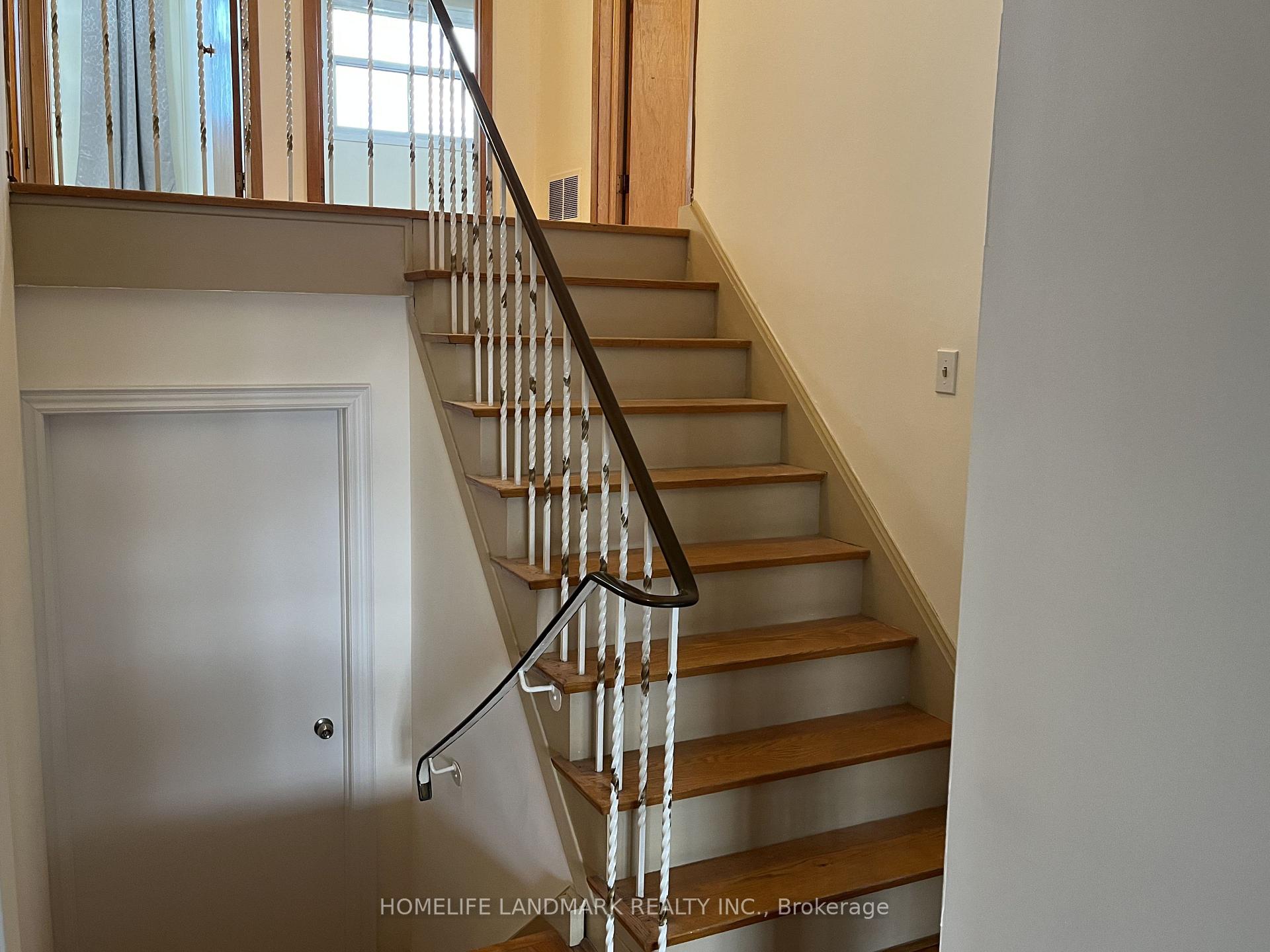 Photo 10 of Unit UPPER, 31 Pawnee Avenue, North York, Pleasant View — HOMEH