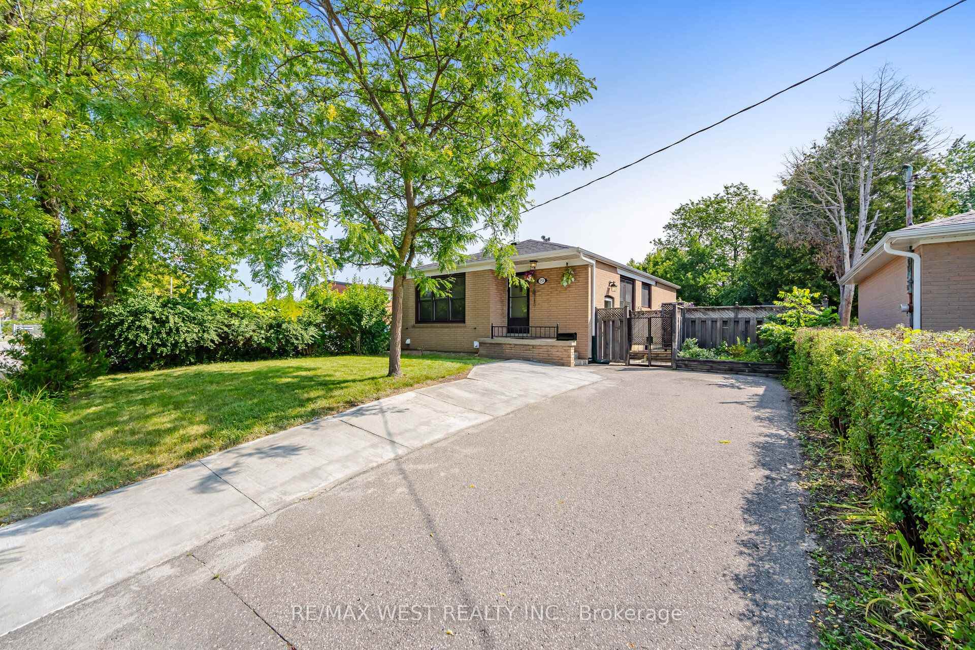 Photo 2 of 751 Meadowvale Road, Scarborough, Highland Creek — HOMEH