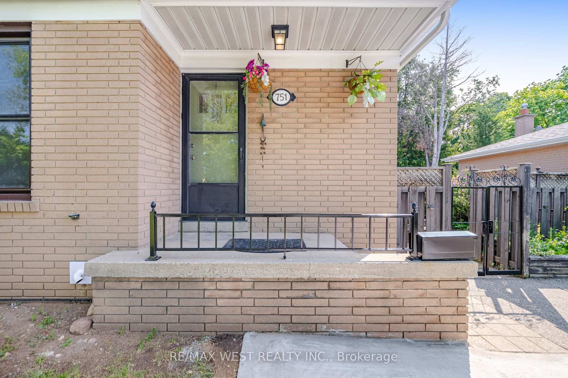 Photo 3 of 751 Meadowvale Road, Scarborough, Highland Creek — HOMEH