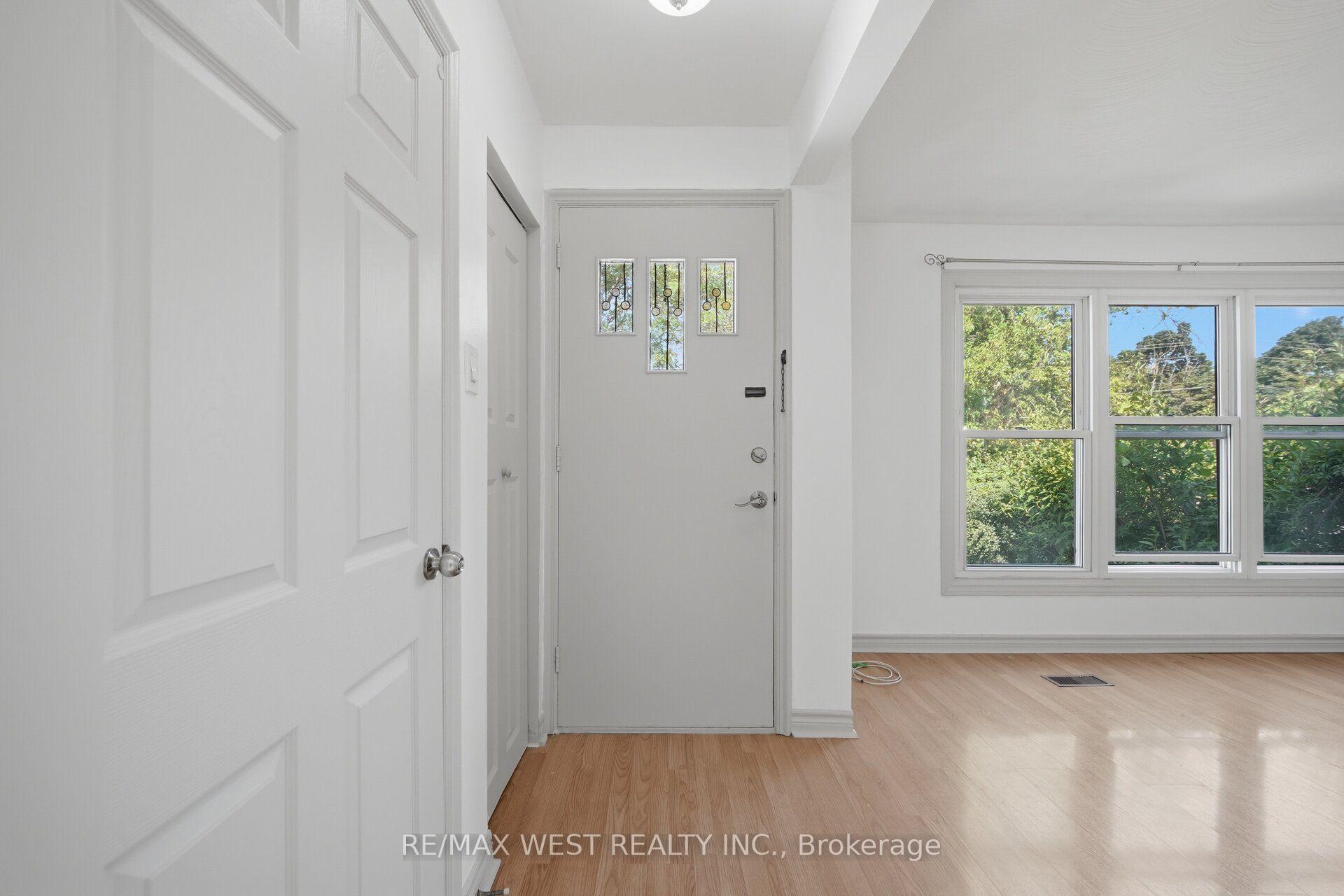 Photo 4 of 751 Meadowvale Road, Scarborough, Highland Creek — HOMEH