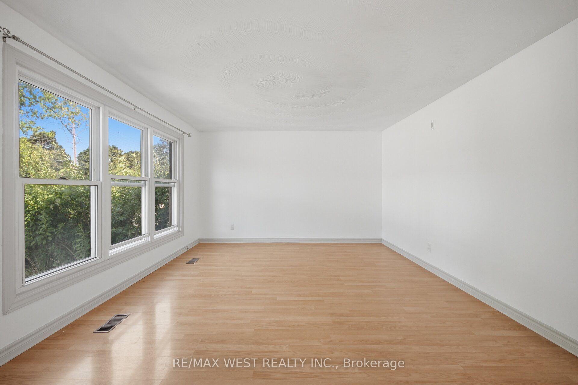 Photo 5 of 751 Meadowvale Road, Scarborough, Highland Creek — HOMEH